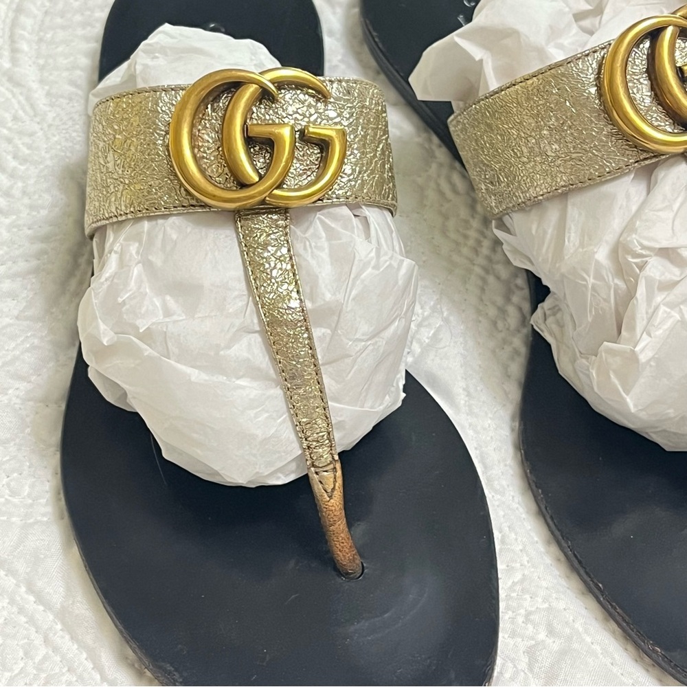 GUCCI Marmont Double GG Gold T Strap Flat Sandal Black Leather Size 37.5 - Picture 4 of 11